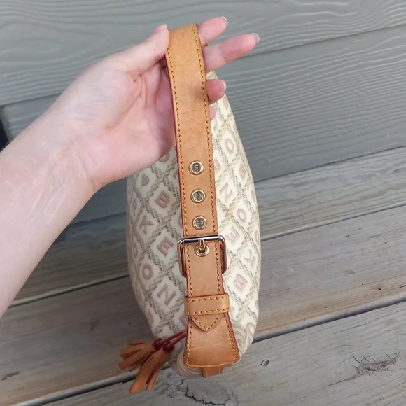 ❌️🚫 SOLD! Dooney & Bourke Vintage Coated Cotton Crossword Bucket Bag & Wallet - Picture 8 of 16